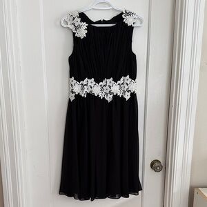 Vera Wang•Black Dress with White Lace•Size 6